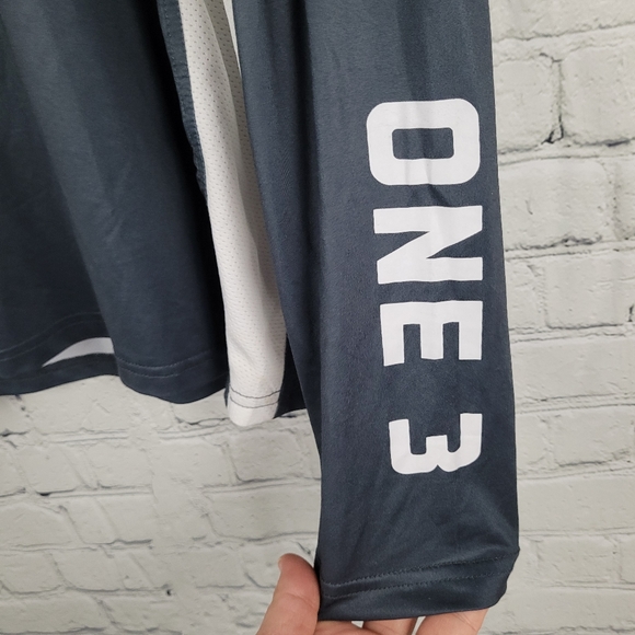 13 FISHING | lightweight performance long sleeve shirt - Picture 2 of 5